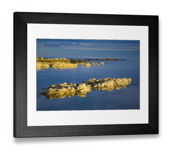 Framed Print : New Zealand, Marlborough, Kaikoura. Coastal limestone outcrops on the Kaikoura Pennisula near the town