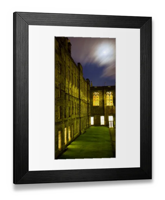 Framed Print : Scotland, Edinburgh, Old Town. Courtyard viewed from the George IV Bridge which was constructed to link the Old Framed Print : Scotland, Edinburgh, Old Town. Courtyard viewed from the George IV Bridge which was constructed to link the Old