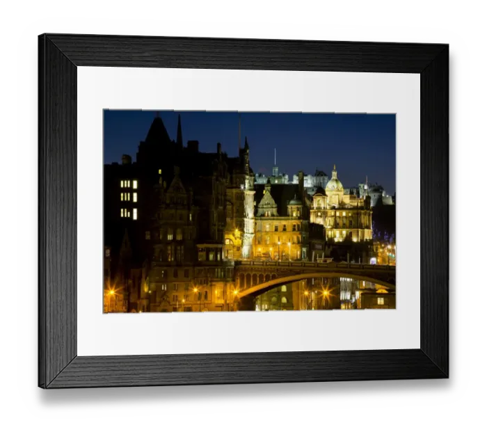 Framed Print : Scotland, Edinburgh, Old Town. Looking from the east of the North Bridge towards the Castle