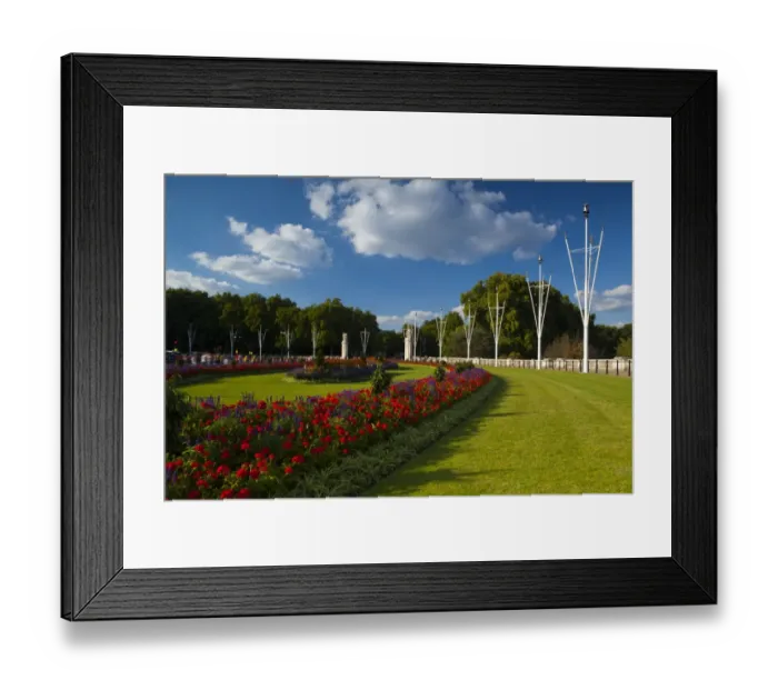 Framed Print : England, London, Memorial Gardens. South and West Africa gates and the Memorial Gardens Framed Print : England, London, Memorial Gardens. South and West Africa gates and the Memorial Gardens
