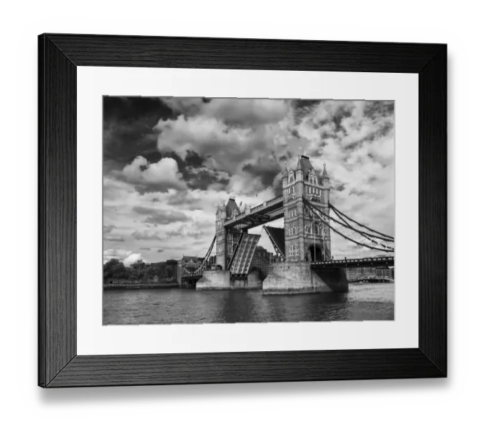 Framed Print : England, Greater London, Pool of London. The iconic Tower Bridge which spans the River Thames near the Tower of London