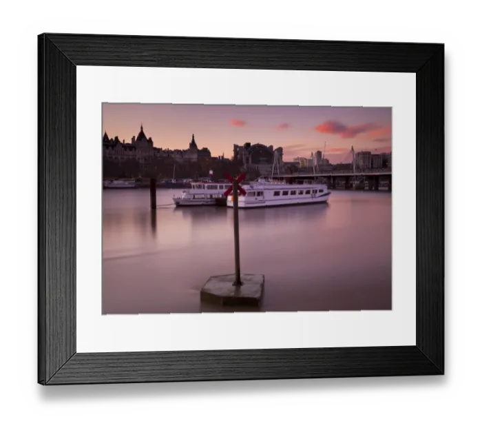 Framed Print : England, Greater London, London South Bank / River Thames Framed Print : England, Greater London, London South Bank / River Thames