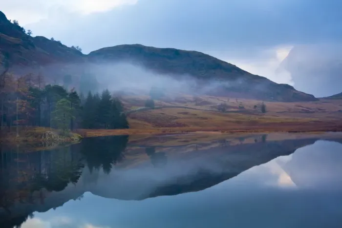 Framed Print : England, Cumbria, The Lake District. A misty dawn at Blea Tarn near Great Langdale