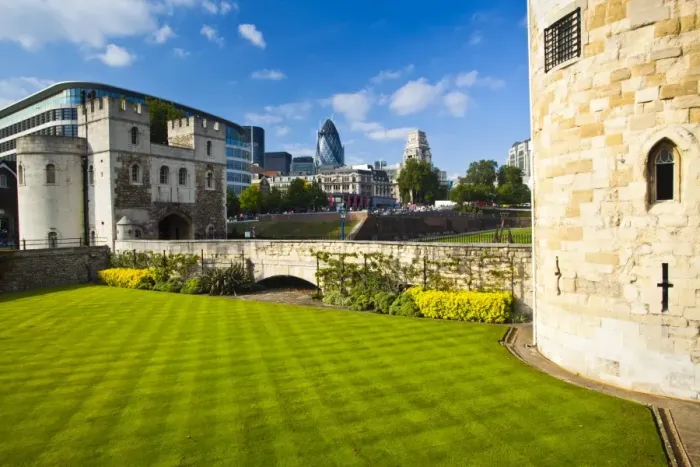 Framed Print : England, Greater London, London Borough of Tower Hamlets. Looking towards the gatehouse of the Tower of London with the distint london skyline (including the Gherkin) in