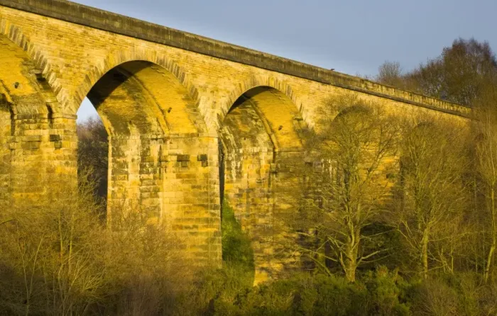 Framed Print : England, Tyne & Wear, Derwent Walk Country Park. The impressive Nine Arches Viaduct spanning the River Derwent in the Derwent Walk