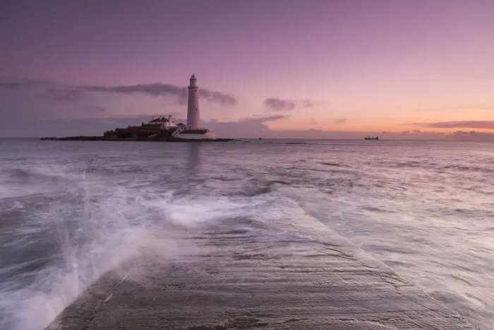 Framed Print : England, Tyne and Wear, St Marys Island & Lighthouse Framed Print : England, Tyne and Wear, St Marys Island & Lighthouse