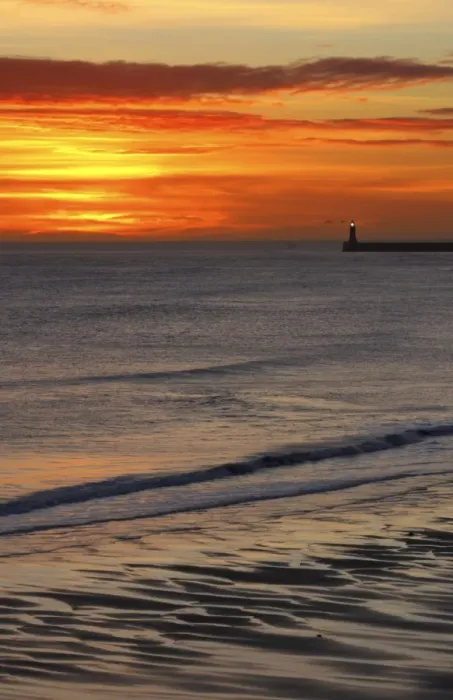 Framed Print : England, Tyne and Wear, Tynemouth. Sunrise looking across longsands towards the North