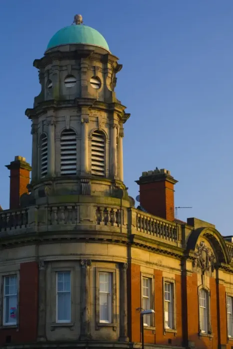 Framed Print : England, Tyne and Wear, Wallsend. Late afterrnoon sun highlights the features of the Wallsend Town Hall built Framed Print : England, Tyne and Wear, Wallsend. Late afterrnoon sun highlights the features of the Wallsend Town Hall built