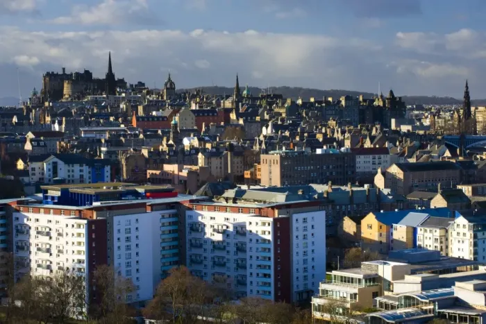 Framed Print : Scotland, Edinburgh, Edinburgh City. The distinctive Edinburgh skyline with the famous landmarks of the Castle Framed Print : Scotland, Edinburgh, Edinburgh City. The distinctive Edinburgh skyline with the famous landmarks of the Castle