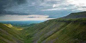 Walking Prints: England, Cumbria, High Cup Nick