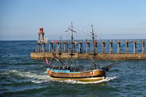 Harbour Prints: England, North Yorkshire, Whitby