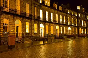 Scotland, Edinburgh, New Town. Cobbled road and Georgian buildings in the New Town